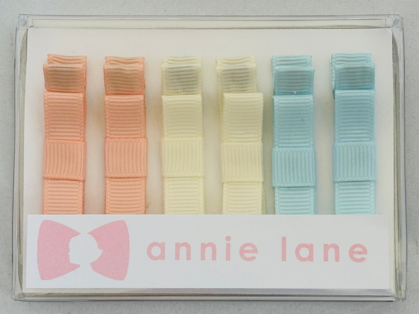 Peach/cream/blue pairs